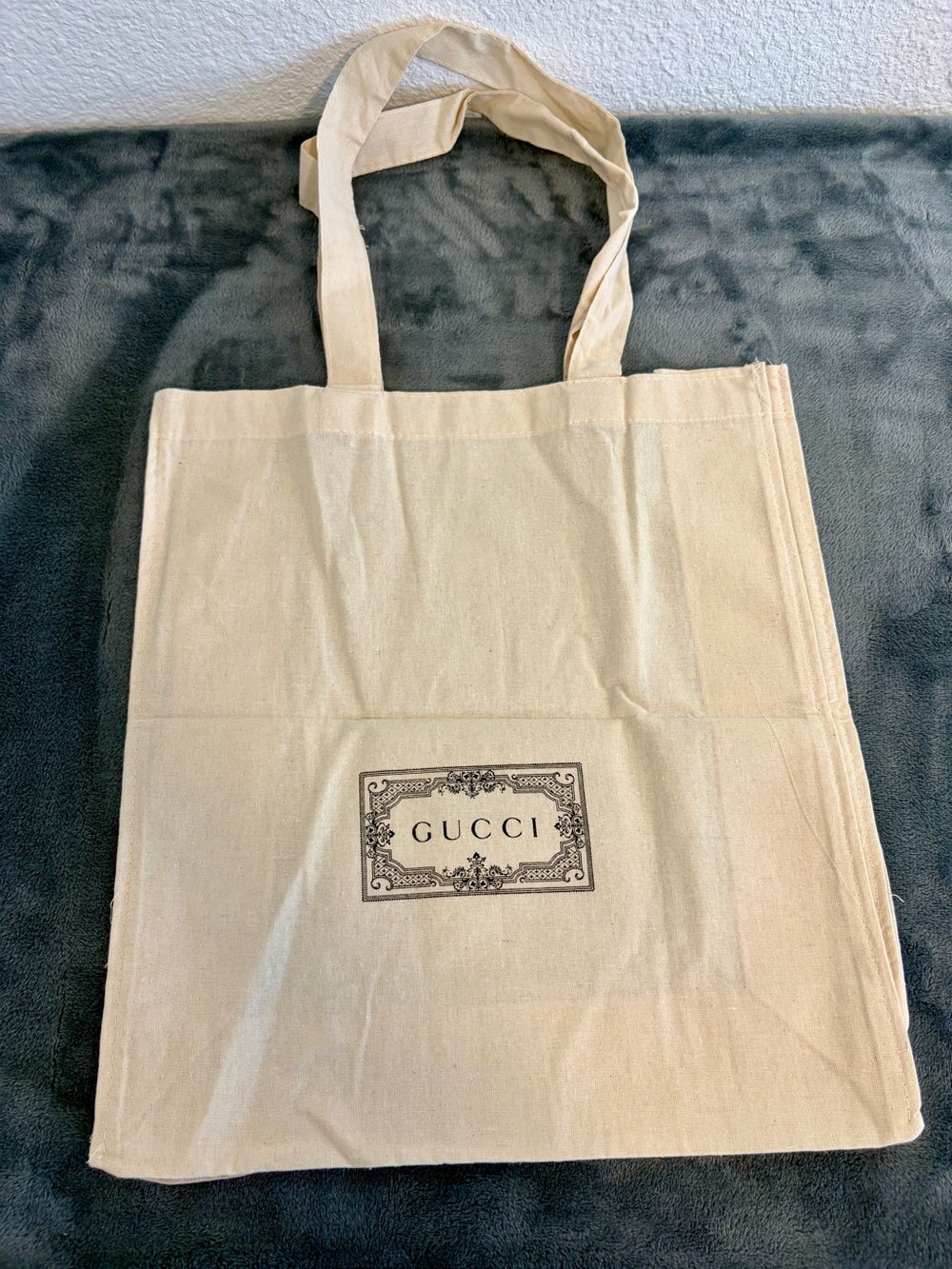 Authentic Gucci Medium Shopping Cloth Tote Bag 13 x 5 x 5 inches